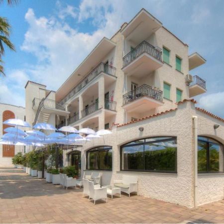 Blu Mare Apartments Pietra Ligure Exterior photo